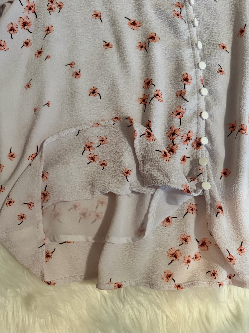 CeCe White and pink Floral V-Neck Button-Front Blouse XL - Picture 3 of 5